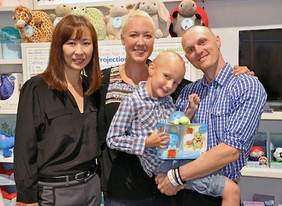 Cloud b CEO Linda Suh (left) with the Wilford family